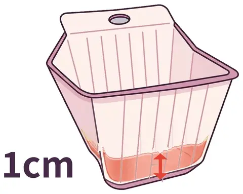 Urine cup, 1 cm from the bottom